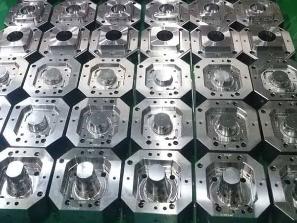 Plastic mold spare parts  (11)