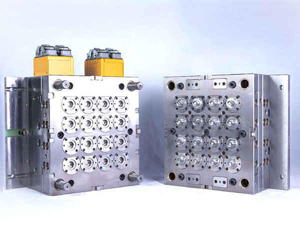 Multi-cavity Plastic injection molds  (10)