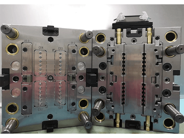 Plastic injection molds  (17)