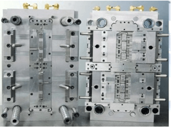 Plastic injection molds  (21)