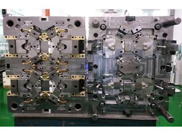 Plastic injection molds  (6)