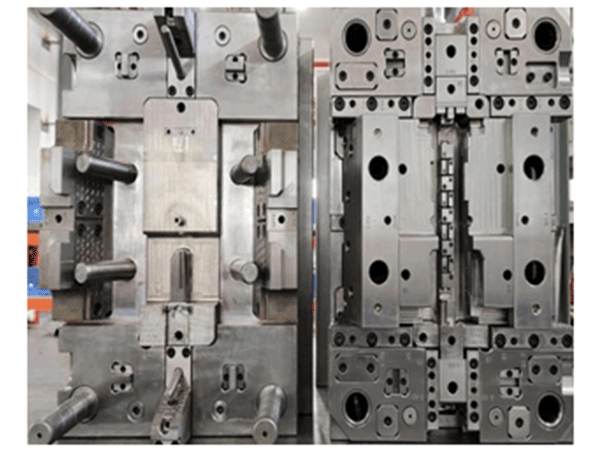 Plastic injection molds  (8)